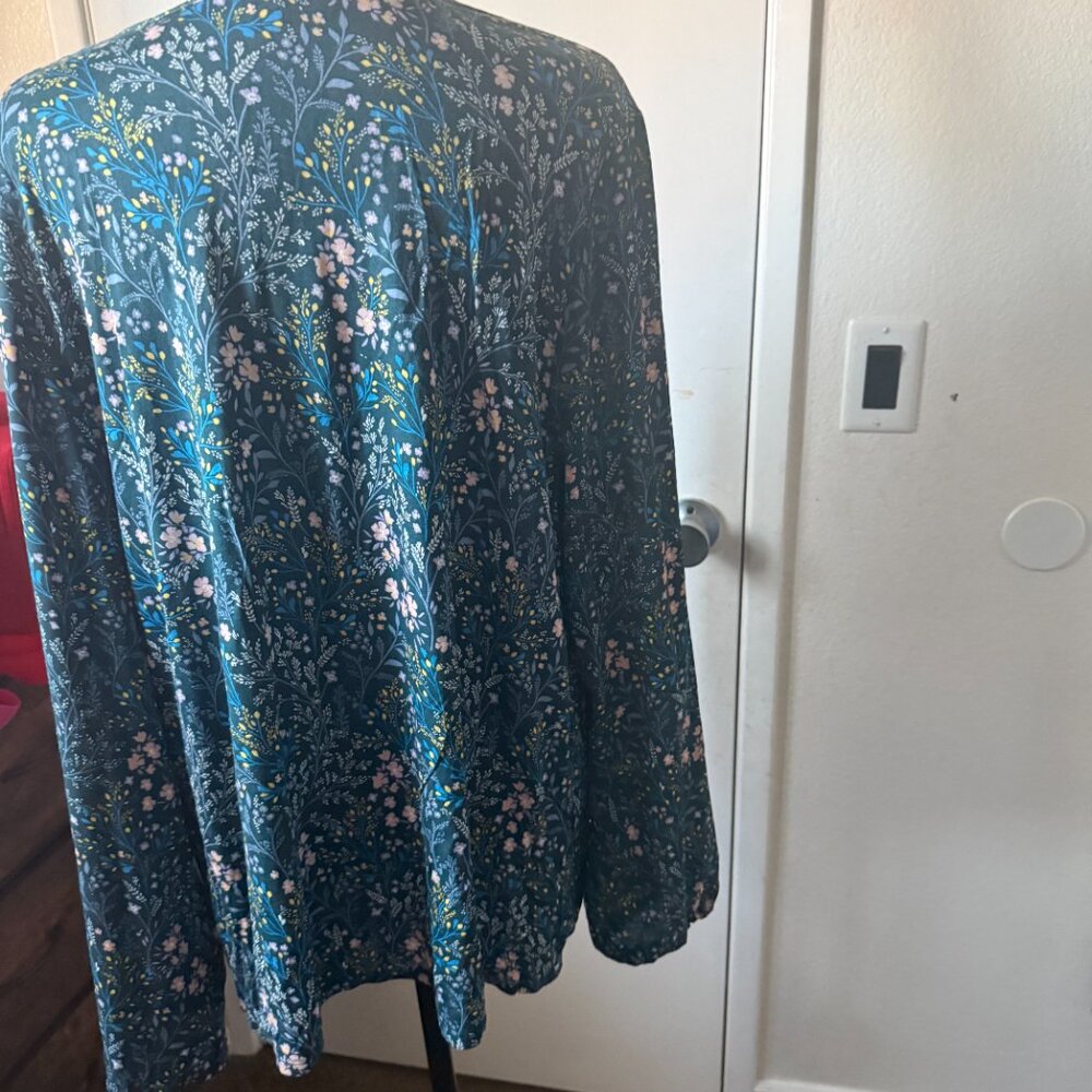 Loft Floral green V neck blouse - Picture 2 of 3